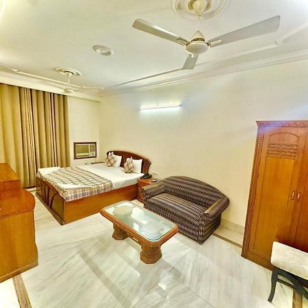 Hotel Pablas International, New Delhi, Near Metro Zewnętrze zdjęcie