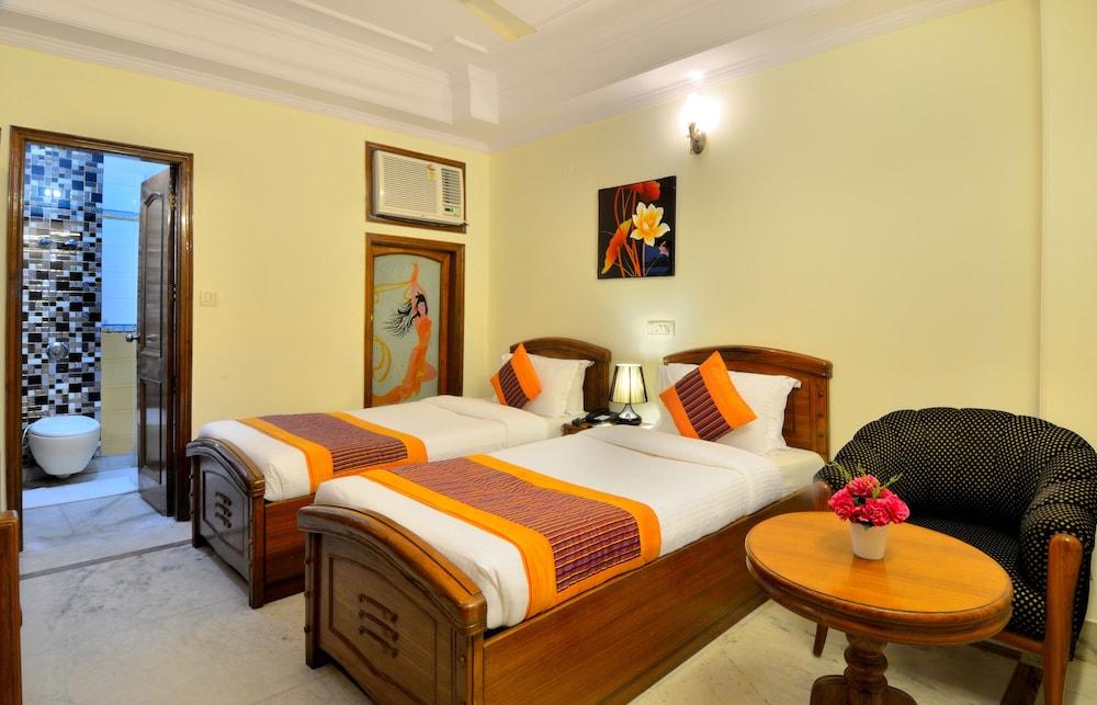 Hotel Pablas International, New Delhi, Near Metro Zewnętrze zdjęcie