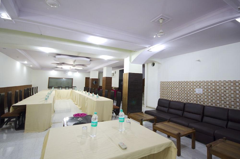 Hotel Pablas International, New Delhi, Near Metro Zewnętrze zdjęcie