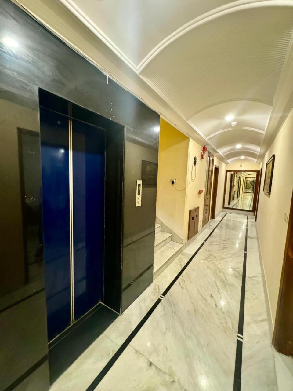 Hotel Pablas International, New Delhi, Near Metro Zewnętrze zdjęcie