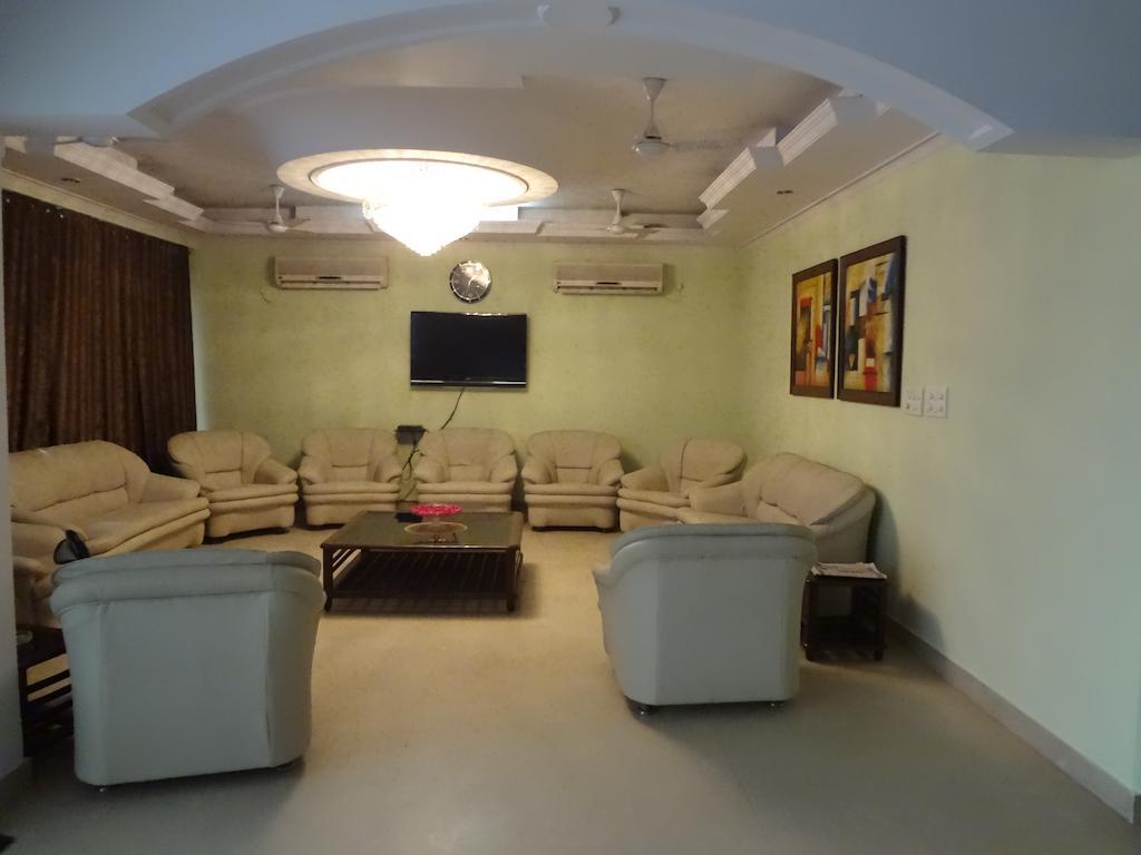 Hotel Pablas International, New Delhi, Near Metro Zewnętrze zdjęcie