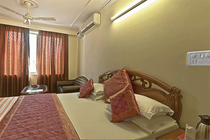 Hotel Pablas International, New Delhi, Near Metro Zewnętrze zdjęcie