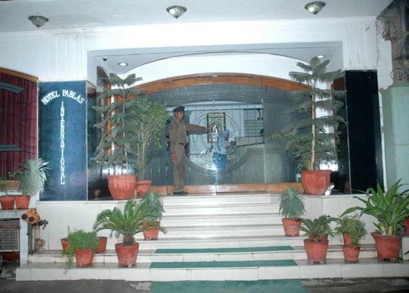 Hotel Pablas International, New Delhi, Near Metro Zewnętrze zdjęcie