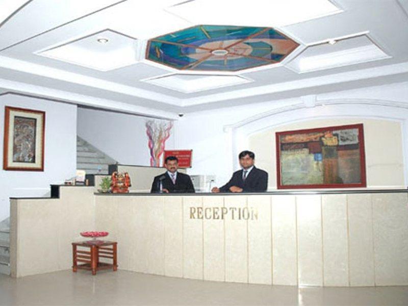 Hotel Pablas International, New Delhi, Near Metro Zewnętrze zdjęcie