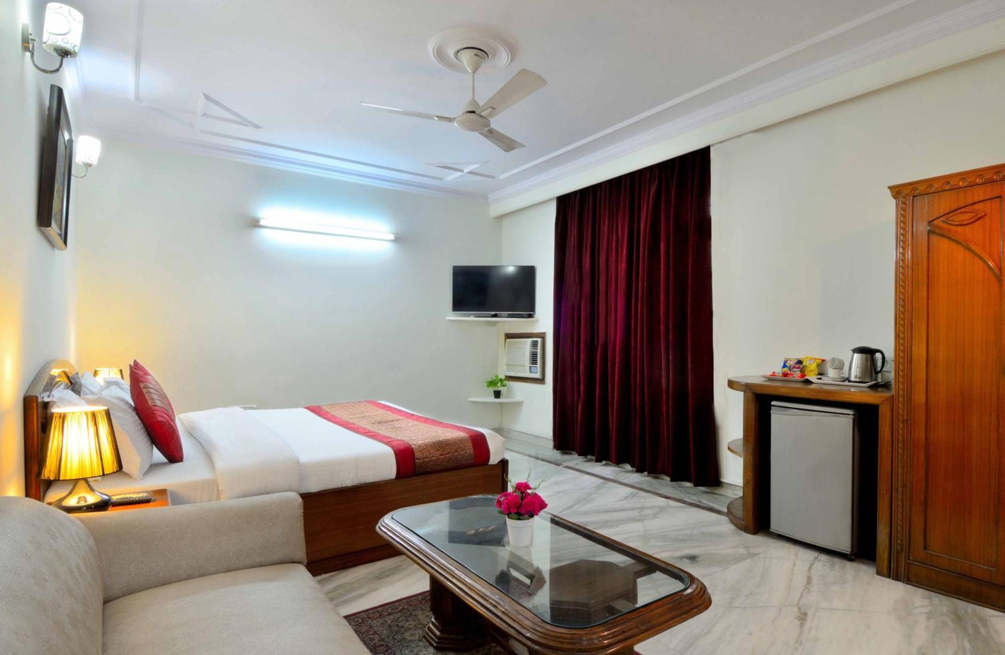 Hotel Pablas International, New Delhi, Near Metro Zewnętrze zdjęcie