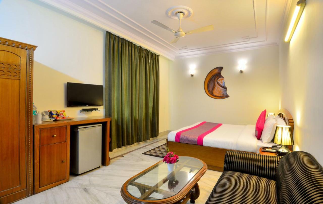 Hotel Pablas International, New Delhi, Near Metro Zewnętrze zdjęcie