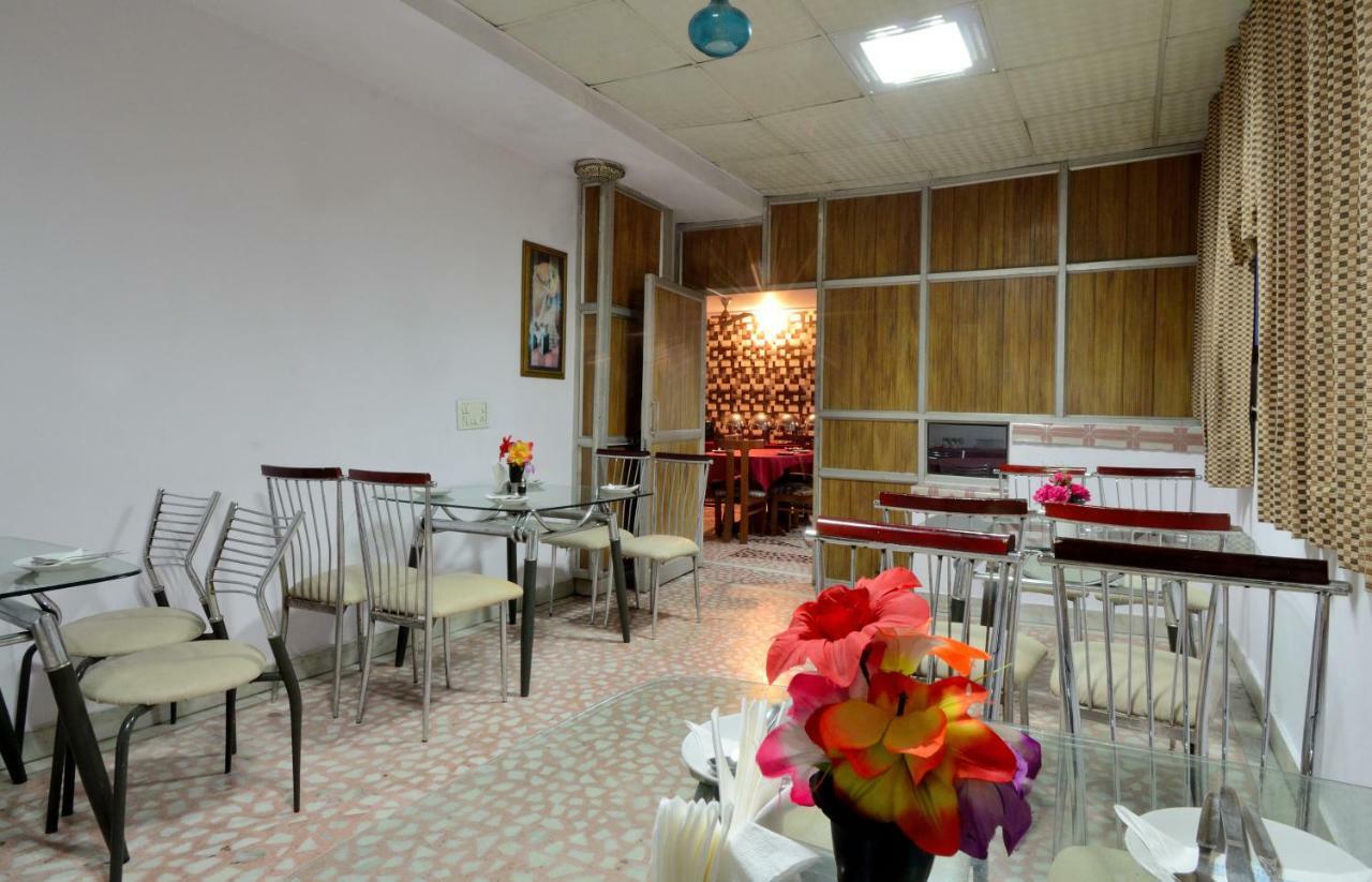 Hotel Pablas International, New Delhi, Near Metro Zewnętrze zdjęcie