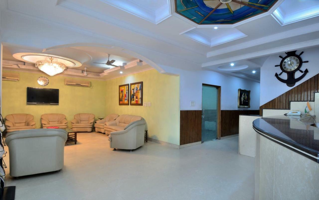 Hotel Pablas International, New Delhi, Near Metro Zewnętrze zdjęcie