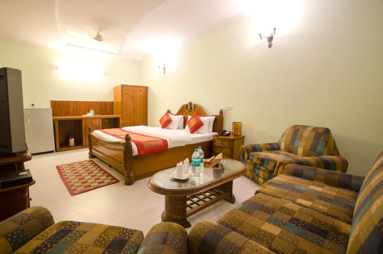 Hotel Pablas International, New Delhi, Near Metro Zewnętrze zdjęcie